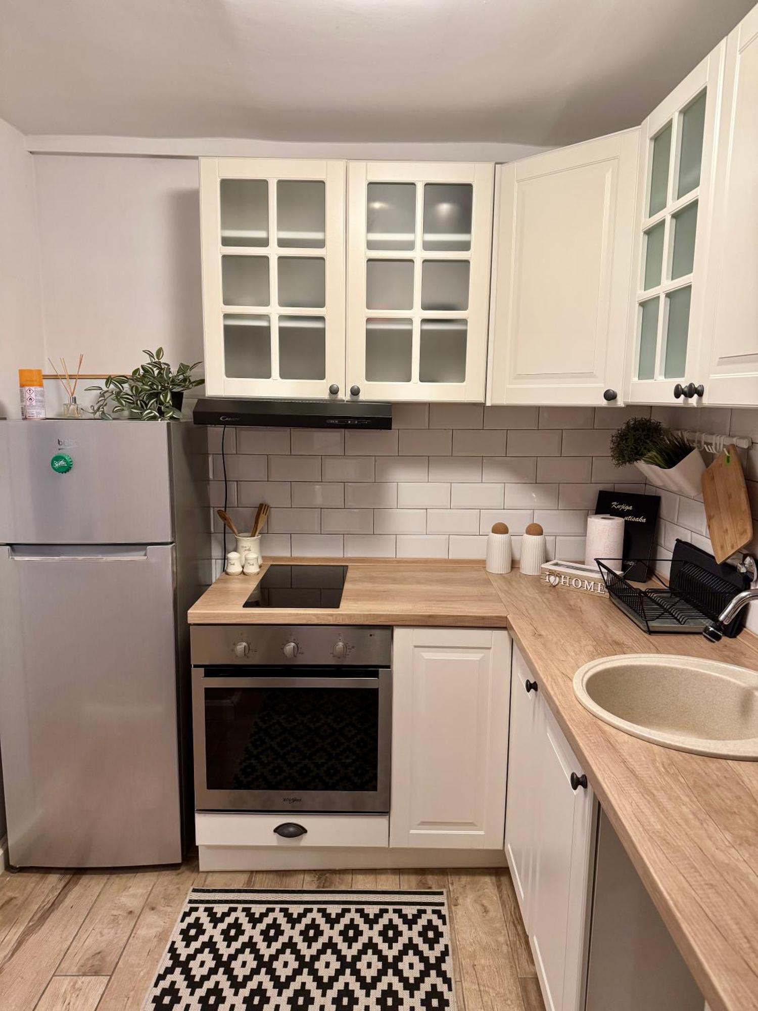 Apartamento Cozy Haven Belgrado Exterior foto